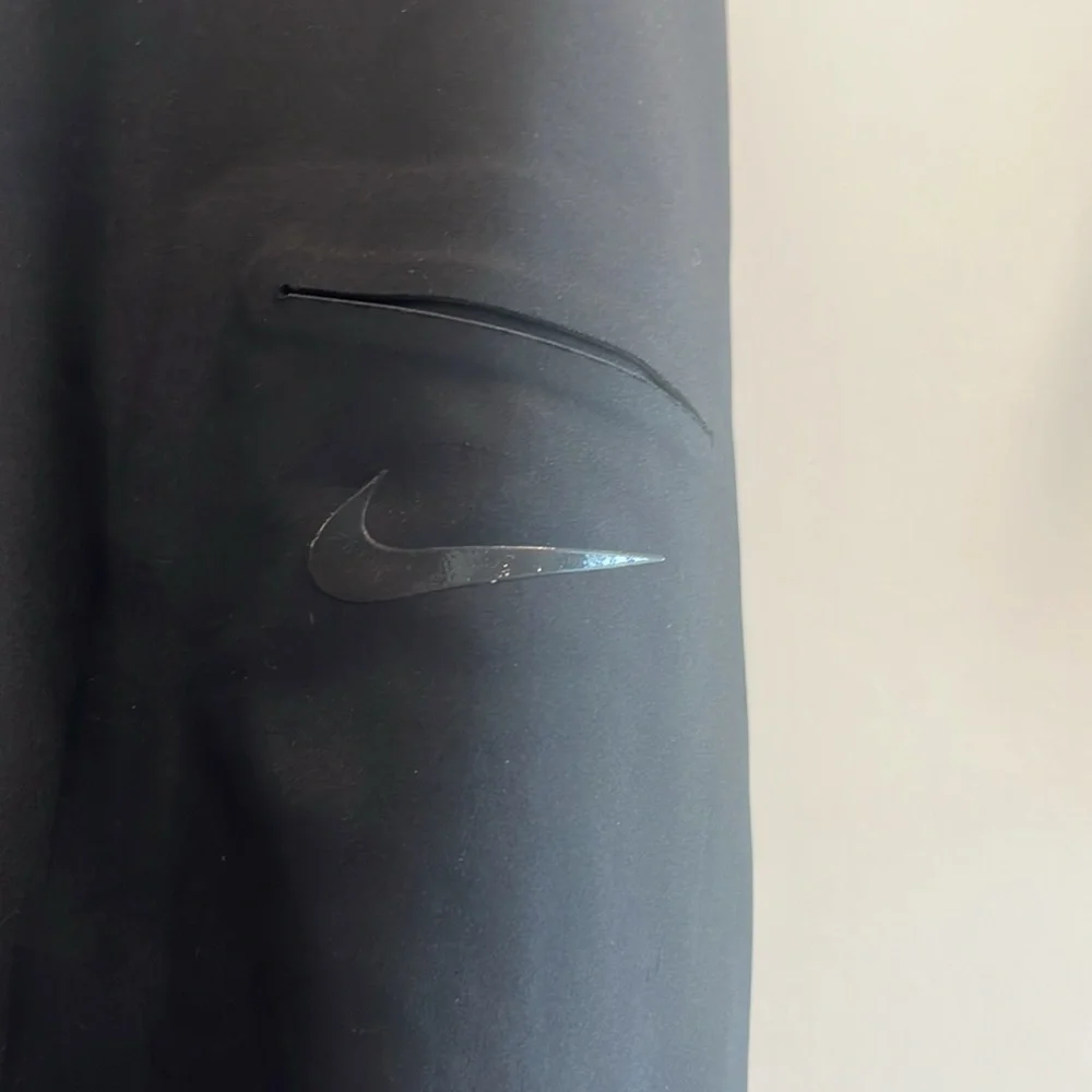 Like New Nike High-Waisted Black Tights - Picture 3 of 5